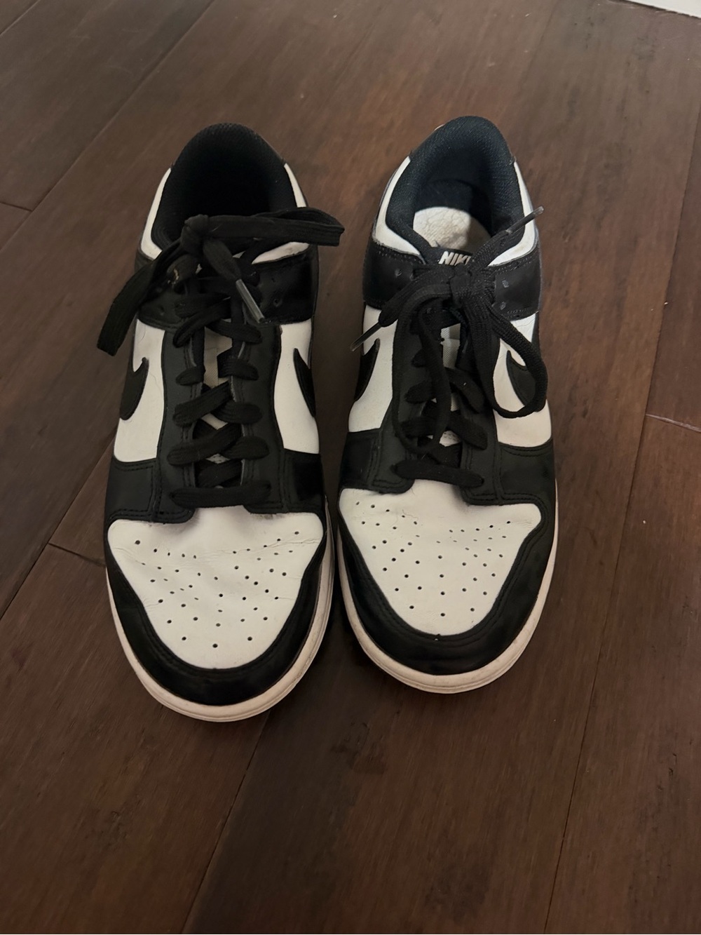 Nike Women’s Black/White Low-Top Sneakers